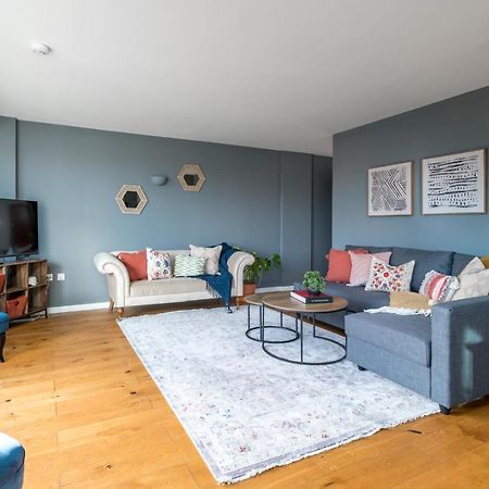 2 Bedroom Apartment With Park Views Shoreditch Лондон Екстер'єр фото