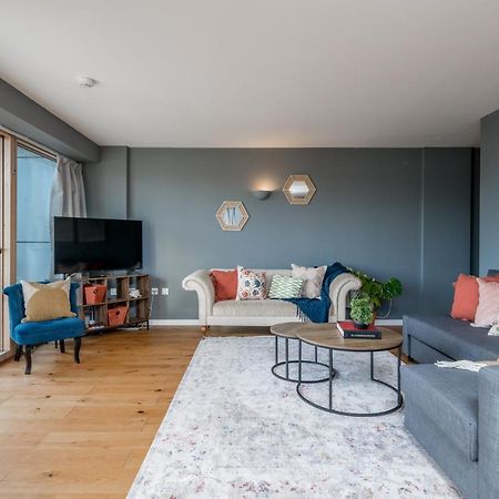 2 Bedroom Apartment With Park Views Shoreditch Лондон Екстер'єр фото