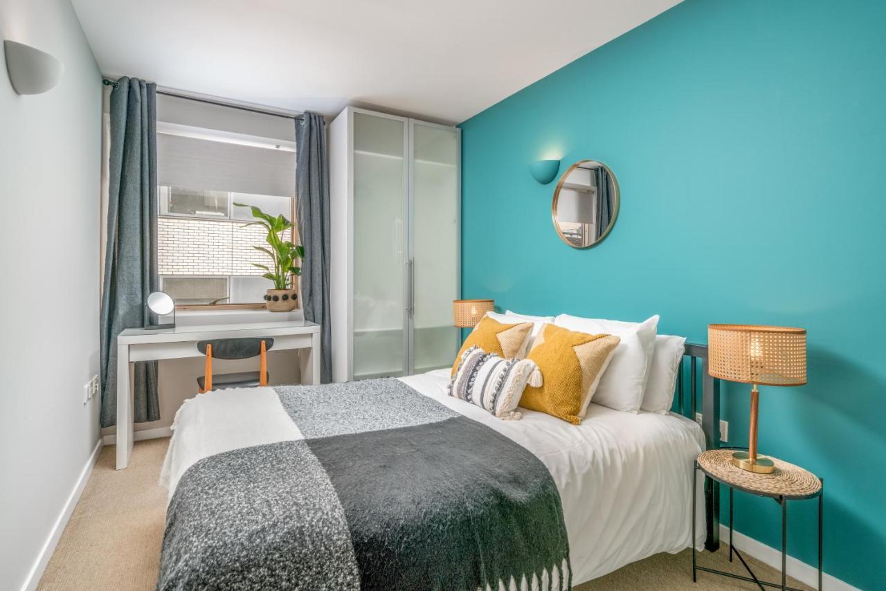 2 Bedroom Apartment With Park Views Shoreditch Лондон Екстер'єр фото