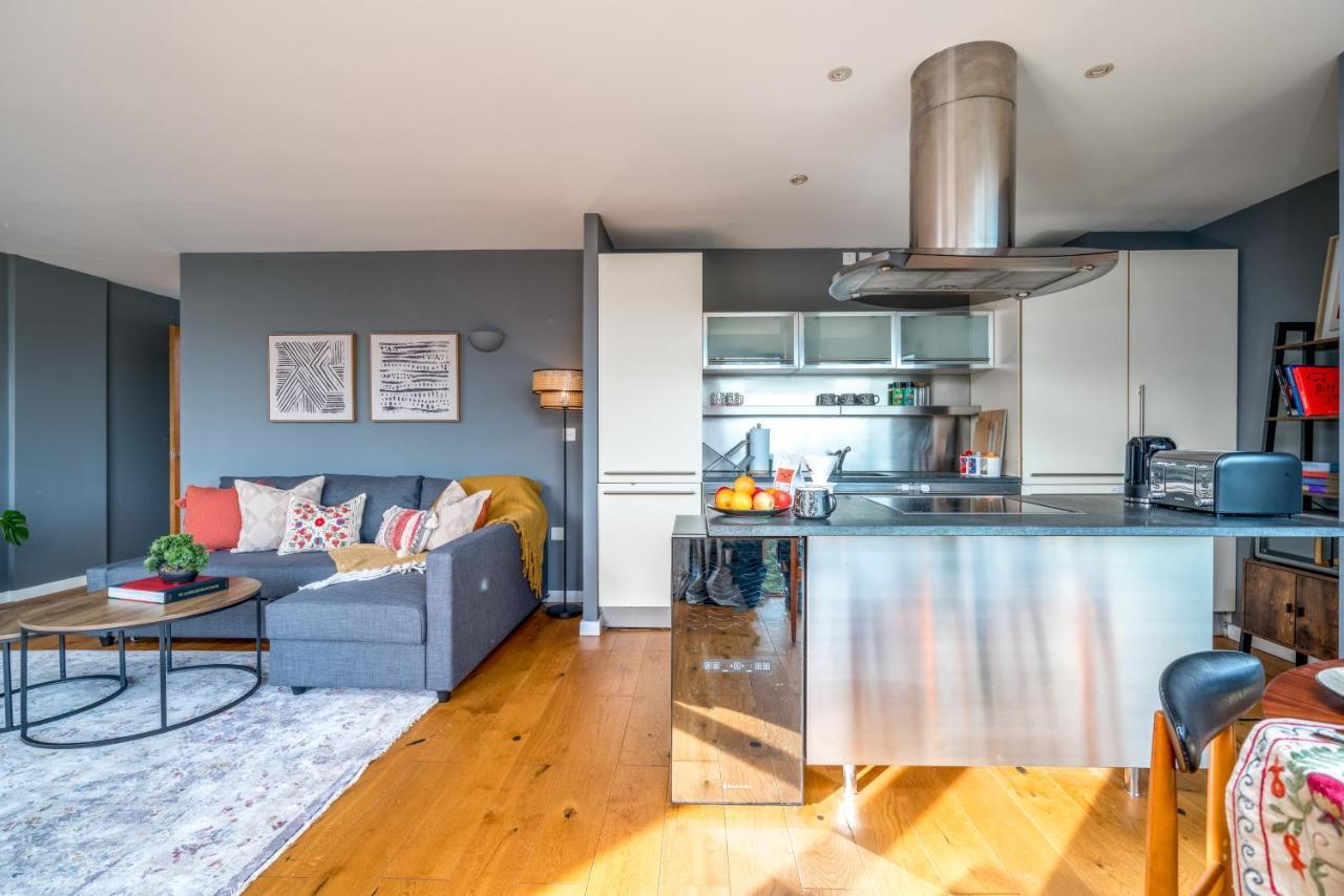 2 Bedroom Apartment With Park Views Shoreditch Лондон Екстер'єр фото