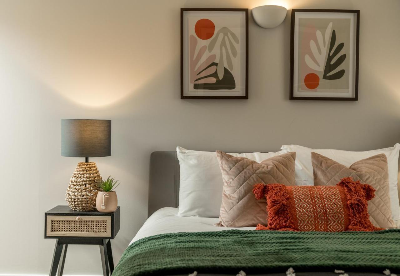 2 Bedroom Apartment With Park Views Shoreditch Лондон Екстер'єр фото